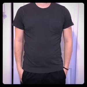 Grey crew neck men’s old navy t shirt